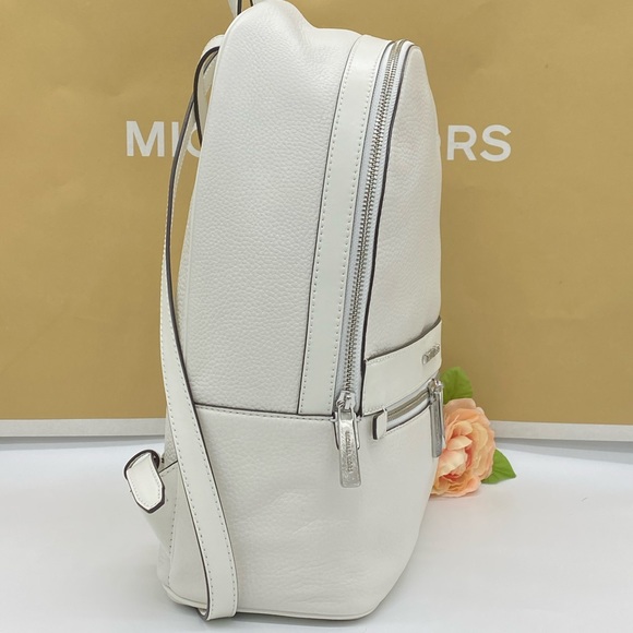 MICHAEL KORS KENLY LARGE BACKPACK OPTIC WHITE - Picture 4 of 16